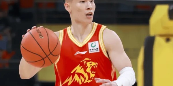 九游手游中心-林秉圣统治攻守，谁注意王博？下场后亲自递水，早该这样了！